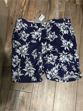 Castaway Island Nantucket Men's Navy Floral Bora Bora Print flat front shorts